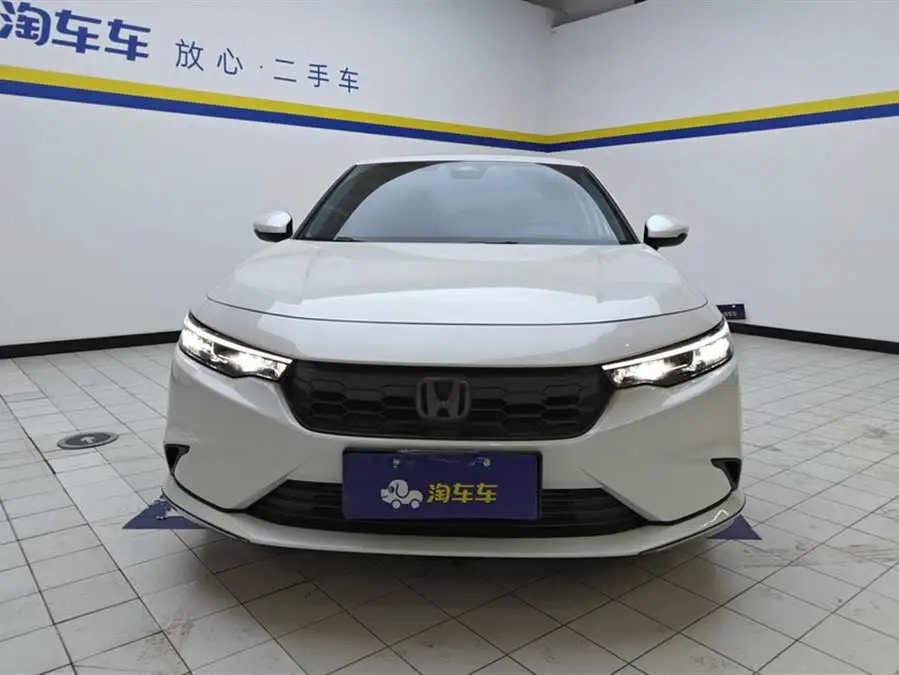 2023 Model 240TURBO CVT Leading Edition