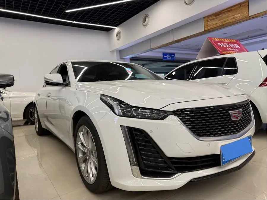 كاديلاك CT5 2022 28T الفاخرة
