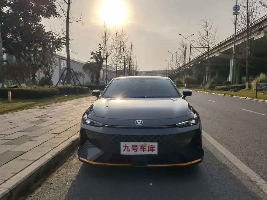 Changan UNI-V 2024 1.5T Premium Sport Version