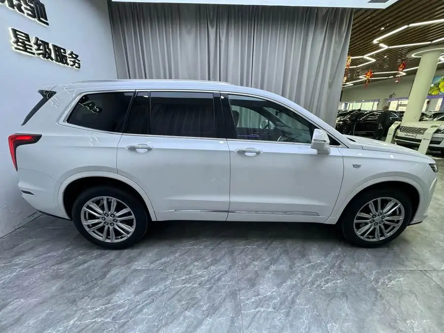 كاديلاك XT6 2022 2.0T ستة مقاعد دفع رباعي فاخر