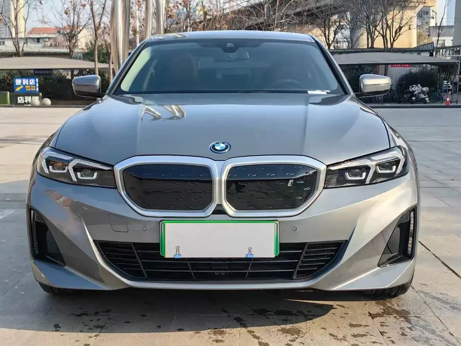 بي إم دبليو i3 2022 eDrive 35 L