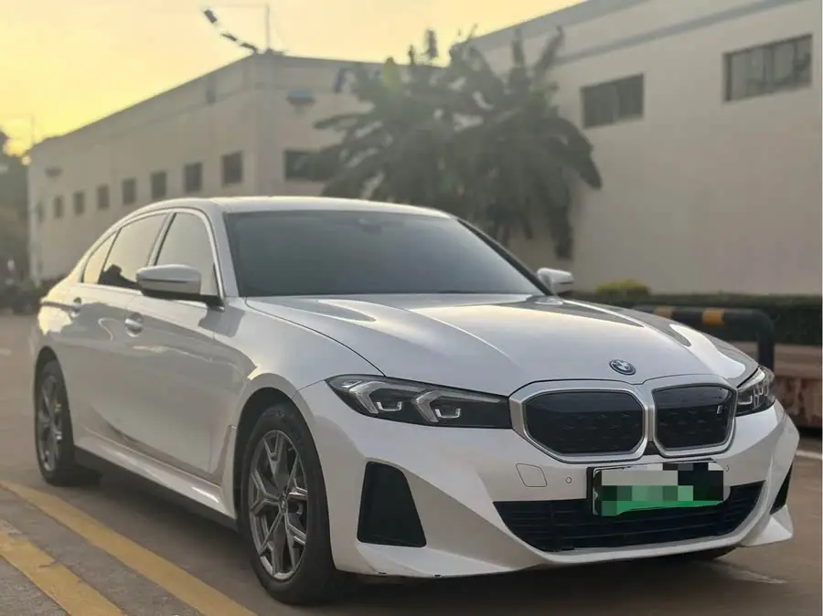 BMW i3 2022 eDrive 35 L