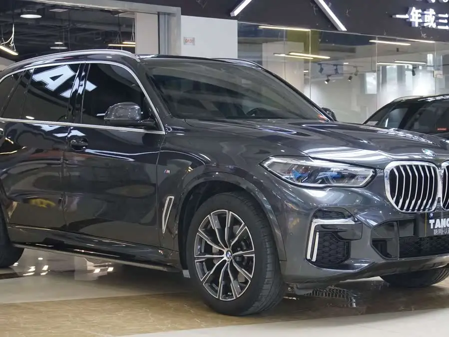 بي إم دبليو X5 2022 طراز محدث xDrive 30Li حزمة M الرياضية