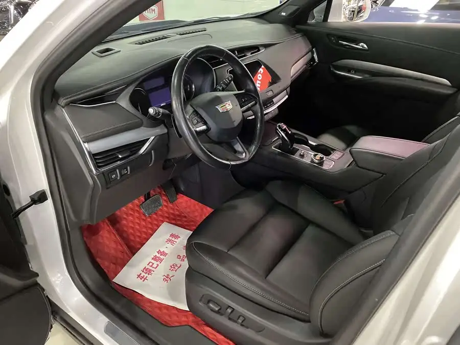 كاديلاك XT4 2020 الطراز المحدّث 28T الدفع الرباعي الرياضي الرائد