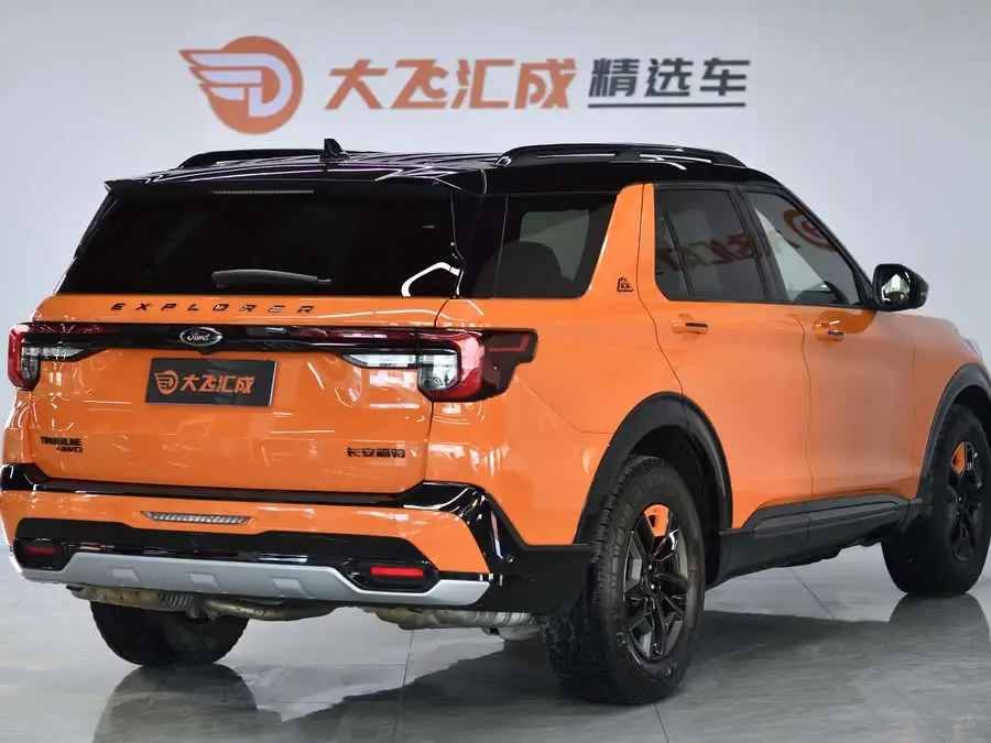 مستكشف 2023 نسخة EcoBoost 285 قمة كونلون 7 مقاعد