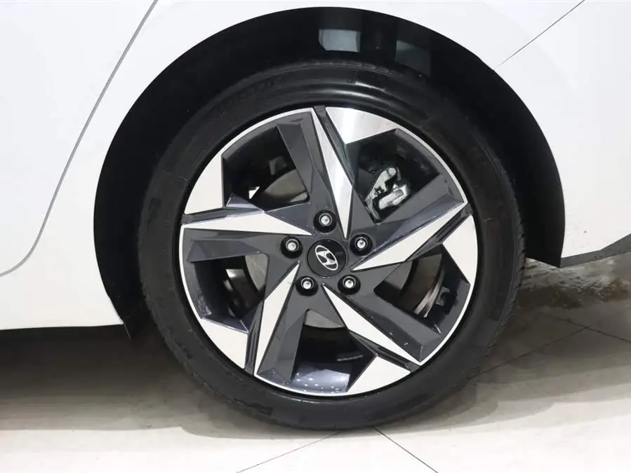 Elantra 2022 1.5L CVT LUX Premium