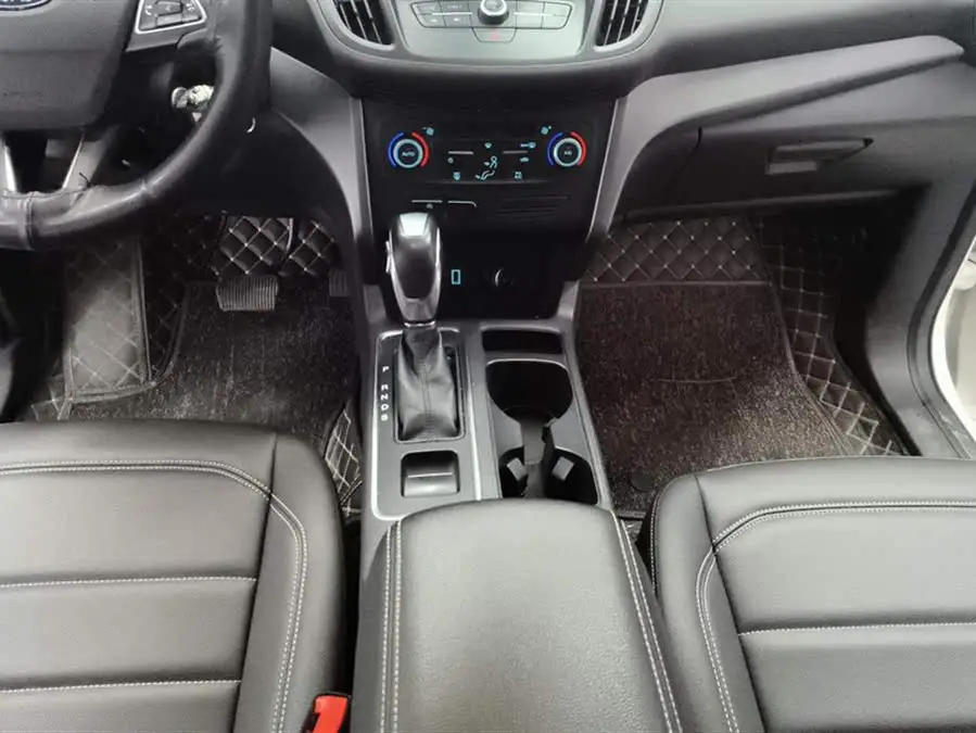 2019 Ford Escape EcoBoost 180 FWD Platinum Edition National VI