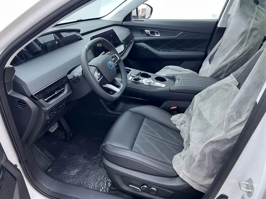 Changan UNI-K 2024 2.0T Two-Wheel Drive Global Edition