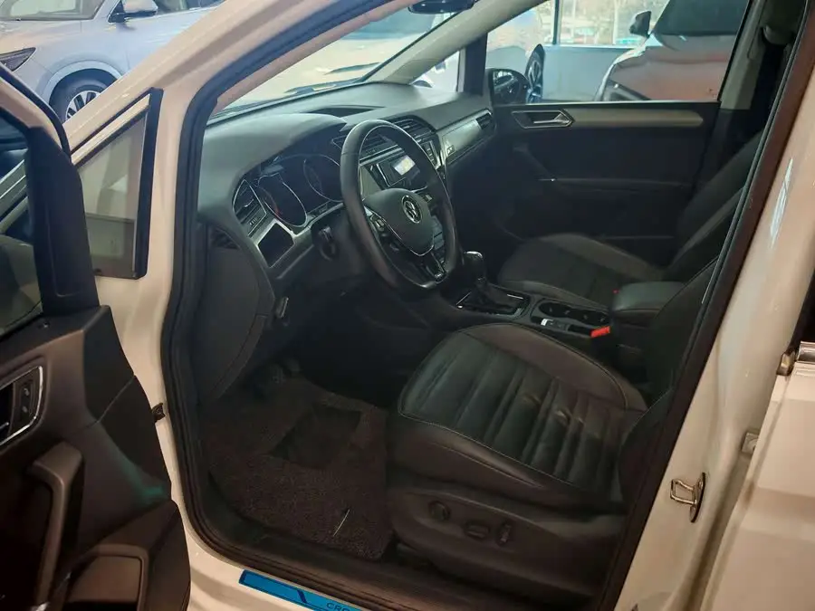 2021 Volkswagen Touran L 280 TSI DSG Top Edition 7-Seater