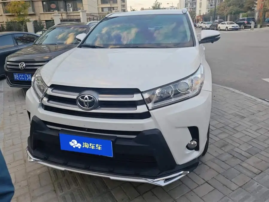 2021 تويوتا هايلاندر 2.0T بنظام الدفع الرباعي نسخة النخبة 7 مقاعد