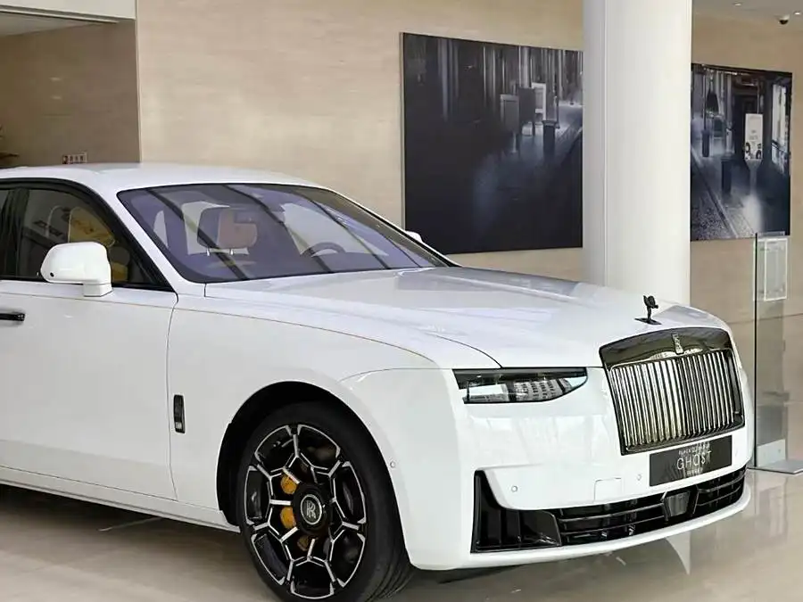 غوست 2022 طراز 6.7T بلاك بادج