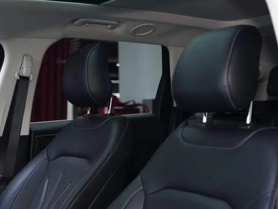 2021 Ford Edge PLUS EcoBoost 245 FWD High-end 7-seater