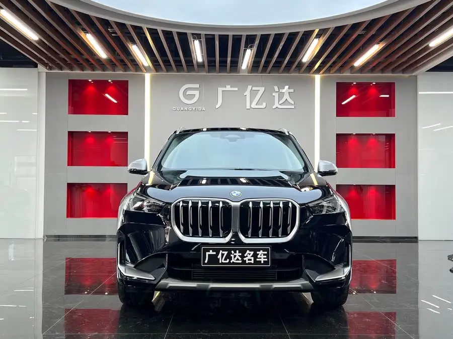 بي إم دبليو X1 2023 sDrive25Li حزمة تصميم X