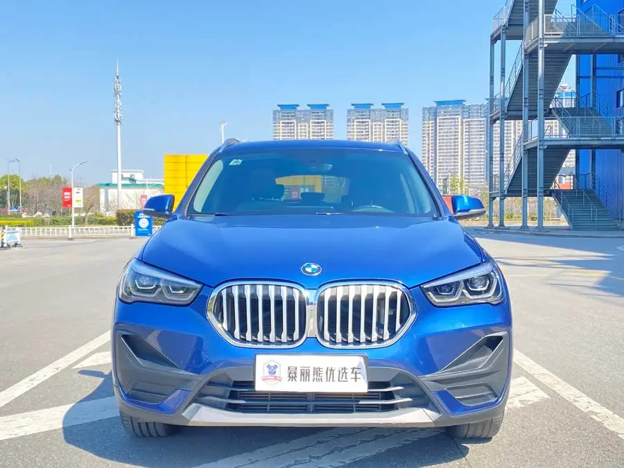 بي إم دبليو X1 2021 تحديث sDrive20Li إصدار الأزياء