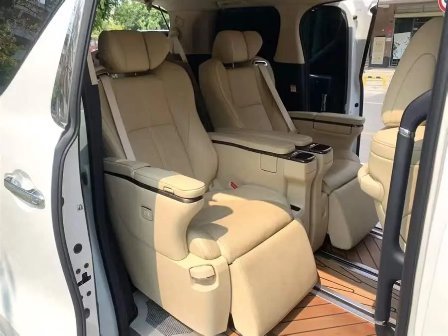 ألفارد 2021 هايبرد 2.5 لتر فاخرة