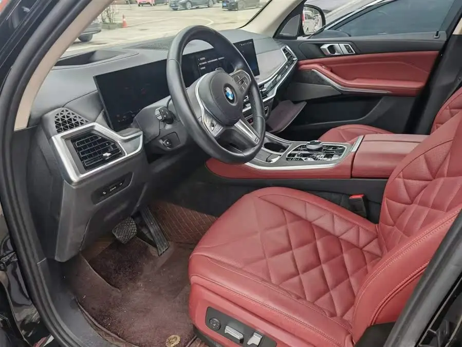 بي إم دبليو X5 2023 xDrive 30Li حزمة M الرياضية