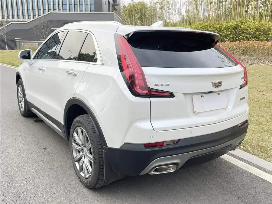 Cadillac XT4 2021 28T FWD Premium