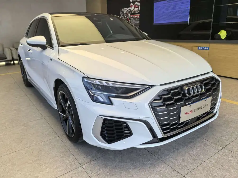 أودي A3 2022 سبورتباك 35 TFSI نسخة رياضية عصرية