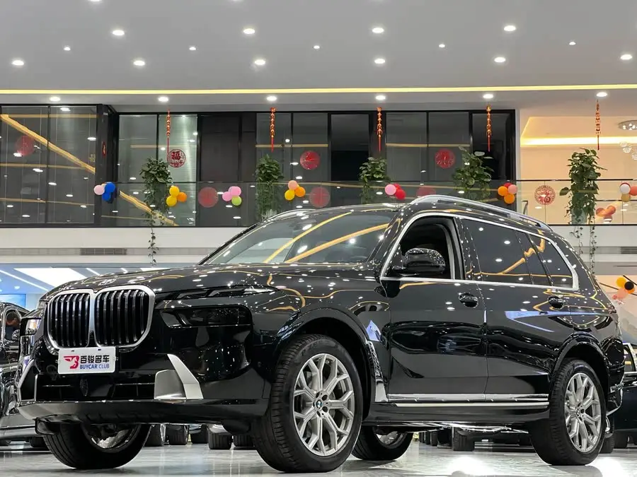 بي إم دبليو X7 2024 xDrive40i حزمة الرفاهية الرائدة