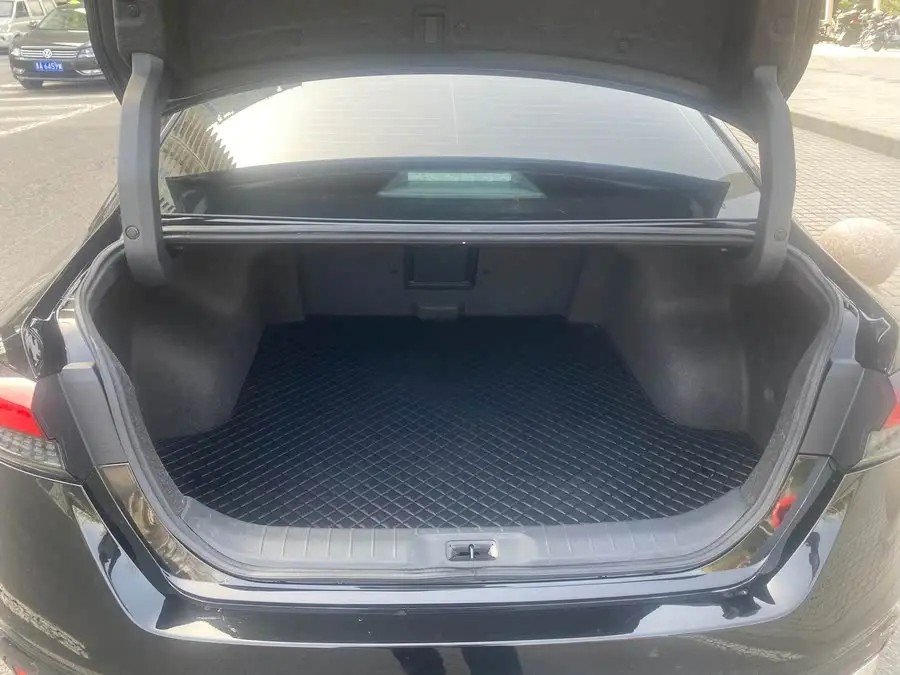 تيانا 2022 2.0 لتر XL-Upr إصدار مميز