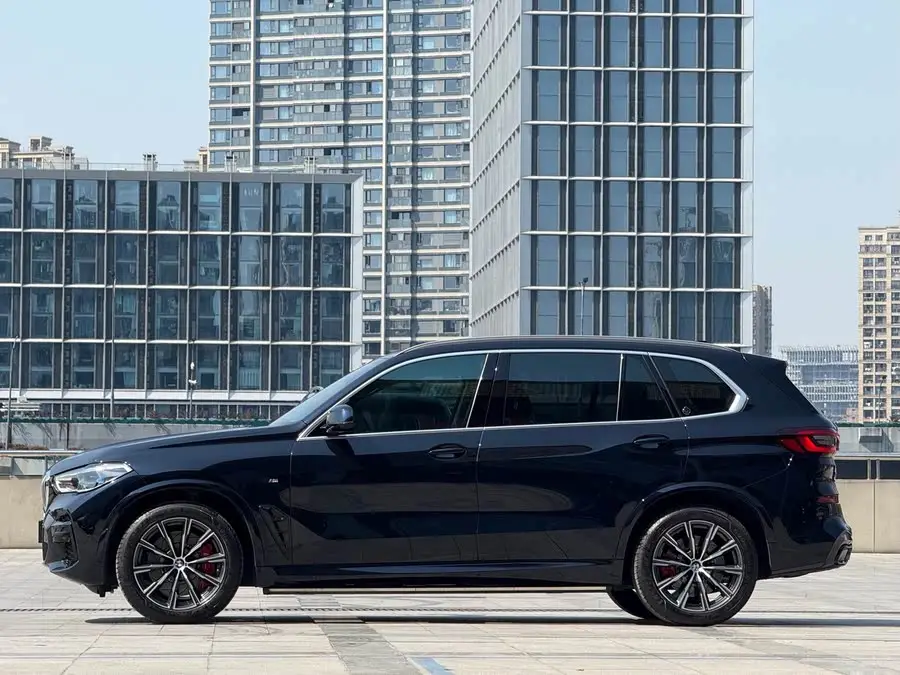 بي إم دبليو X5 2022 طراز مُجدد xDrive 30Li حزمة M الرياضية الفاخرة