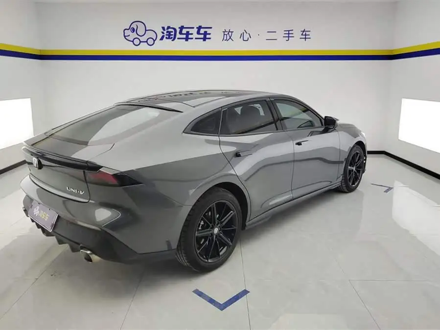 Changan UNI-V 2022 1.5T Premium