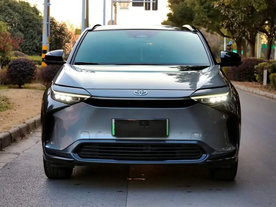 فاو تويوتا bZ4X 2022 طراز دفع رباعي عالي الأداء PRO