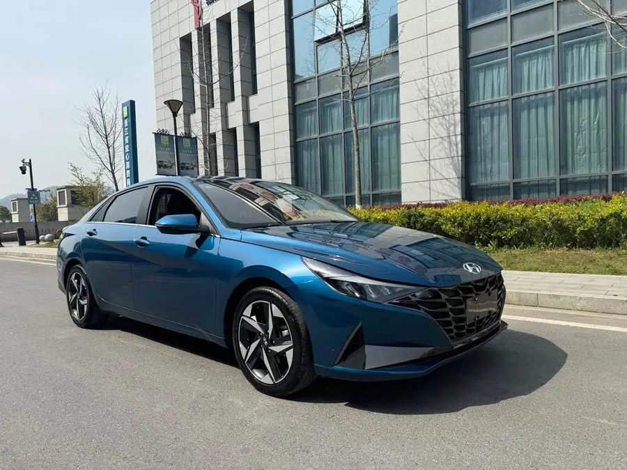 Elantra 2021 1.5L CVT LUX Premium Edition