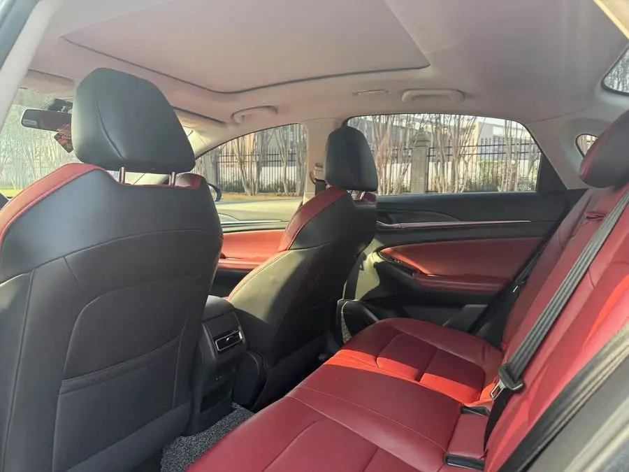 Yidong 2020 PLUS Blue Whale NE 1.4T GDI DCT Flagship