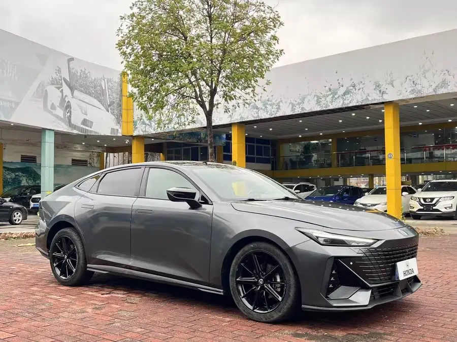 Changan UNI-V 2023 1.5T Premium