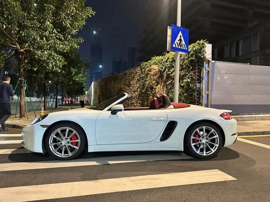 Porsche 718 2020 Model Boxster 2.0T