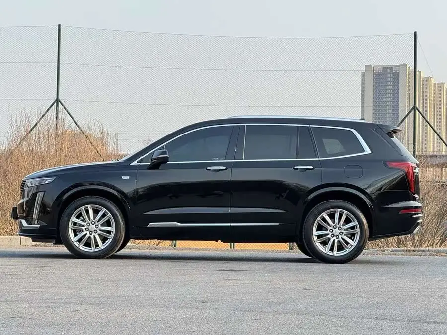 كاديلاك XT6 2022 2.0T ستة مقاعد دفع رباعي فاخر