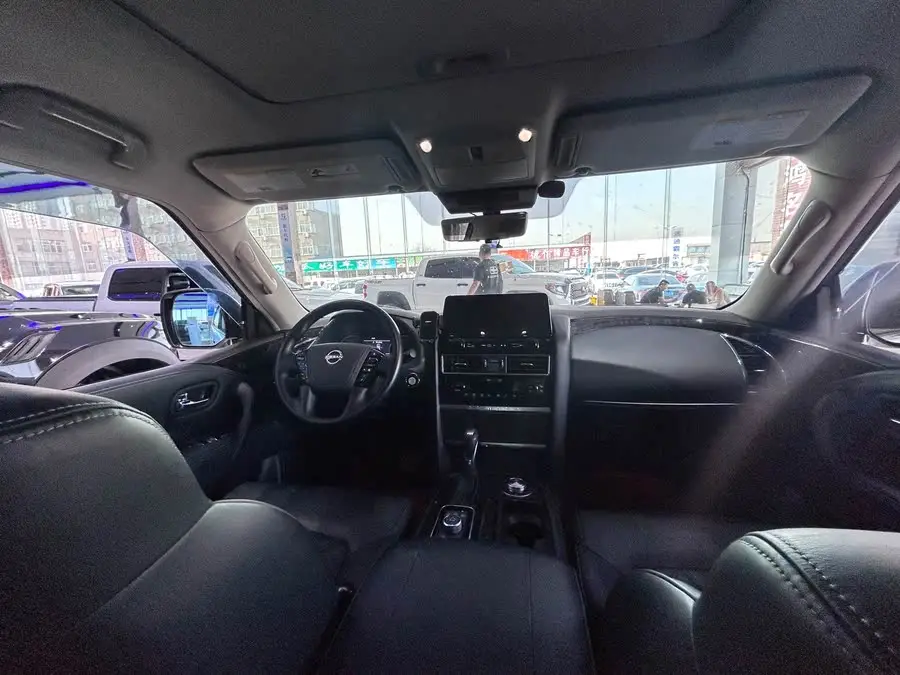 2023 نيسان أرمادا 5.6L أسطول لا يقهر الرائد