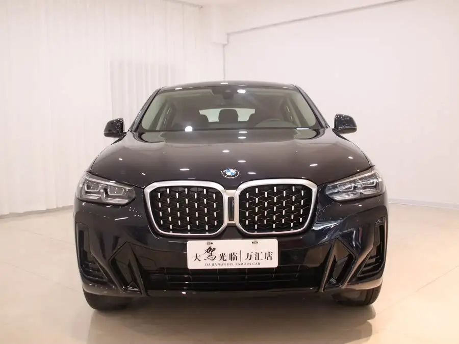 بي إم دبليو X4 2022 xDrive 25i حزمة رياضية M