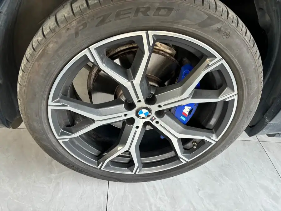 بي ام دبليو X5 2022 xDrive 40Li حزمة M الرياضية