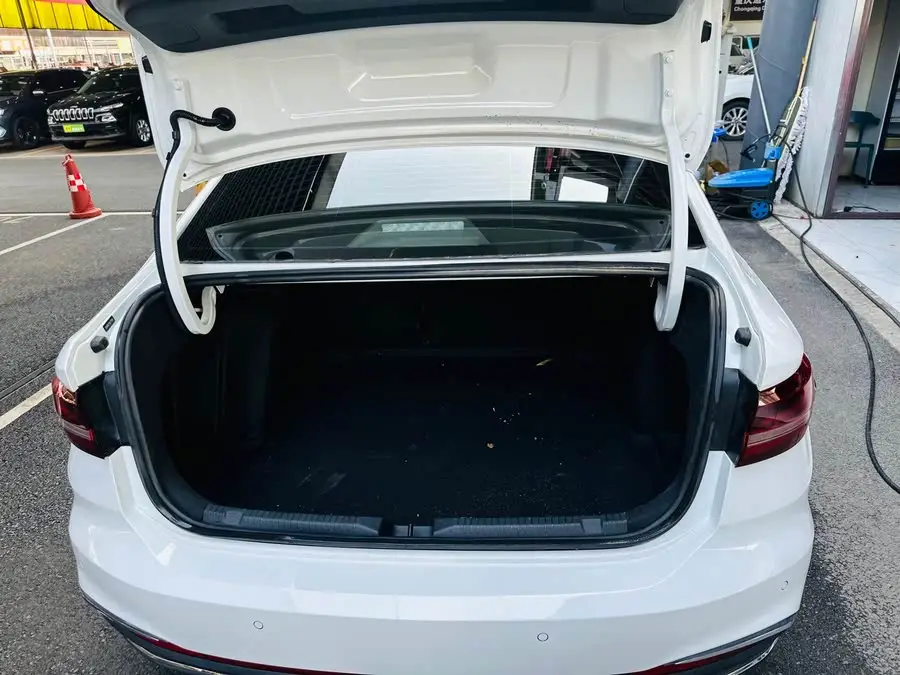 Lavida 2024 1.5L Automatic Five Million Edition