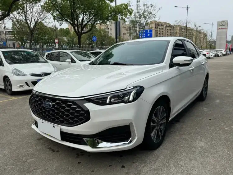 Ford Focus 2021 1.5L Automatic Diamond Edition