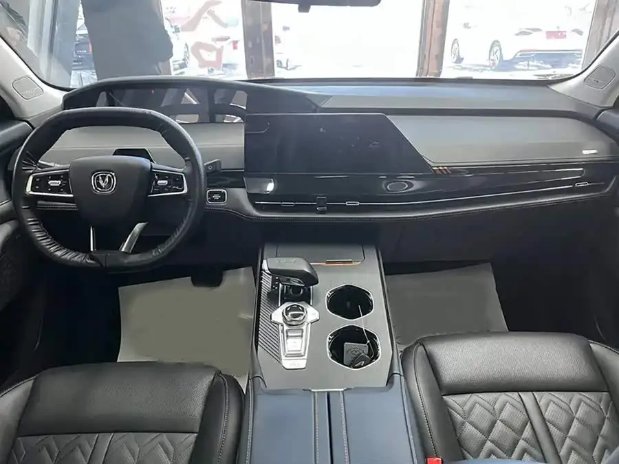 شانجان UNI-K 2021 2.0T دفع رباعي فئة متميزة