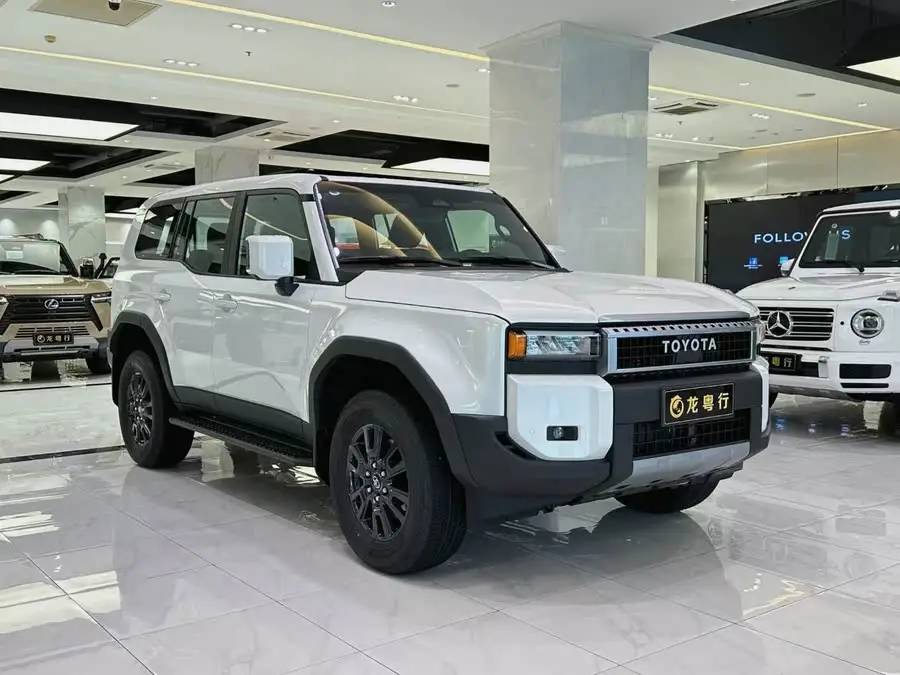 برادو 2024 2.4T نسخة TX الشاملة 5 مقاعد