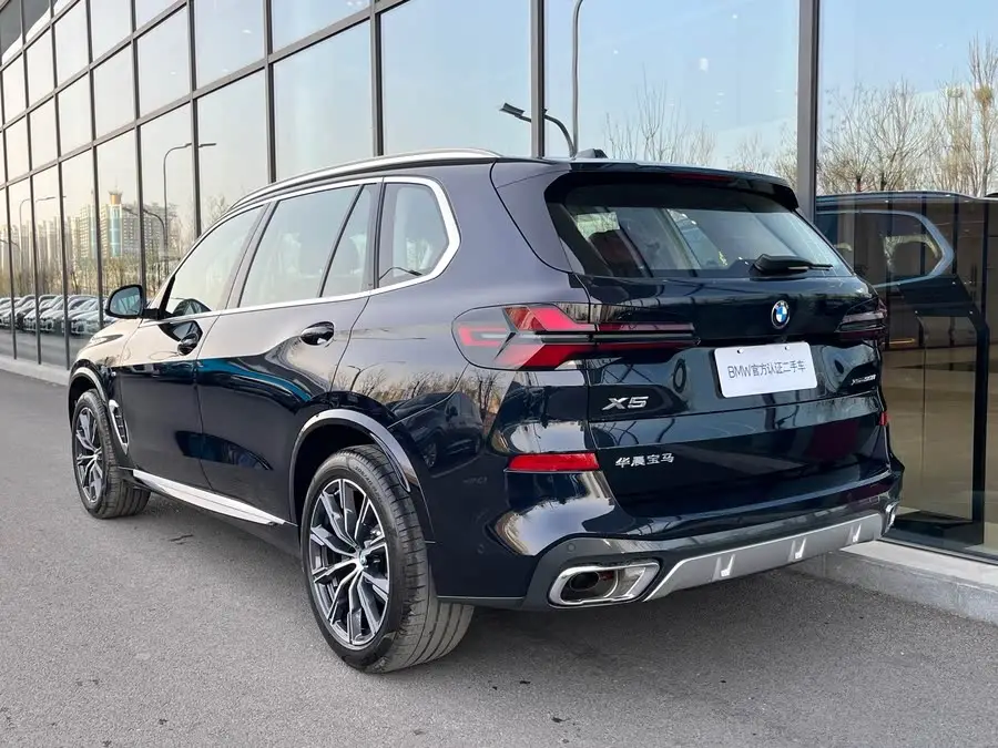 بي إم دبليو X5 2023 xDrive 30Li حزمة M الرياضية