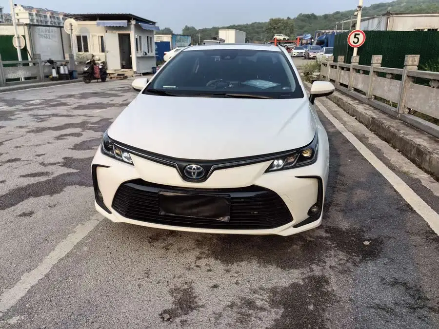 كورولا 2023 1.8 لتر هجينة كهربائية ذكية إصدار رائد