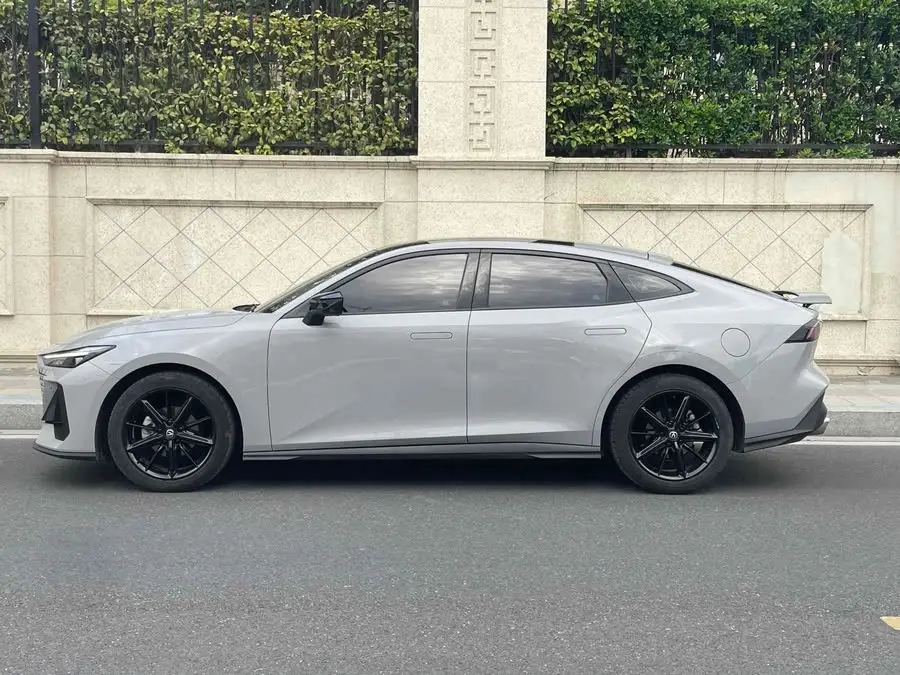 Changan UNI-V 2023 1.5T Premium