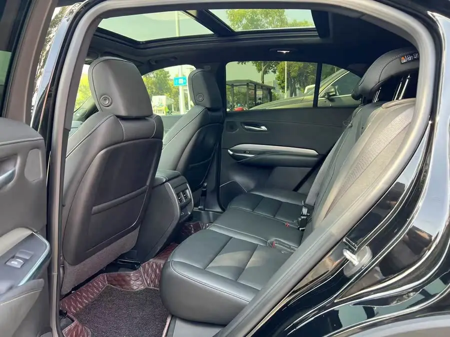 Cadillac XT4 2022 28T Luxury FWD