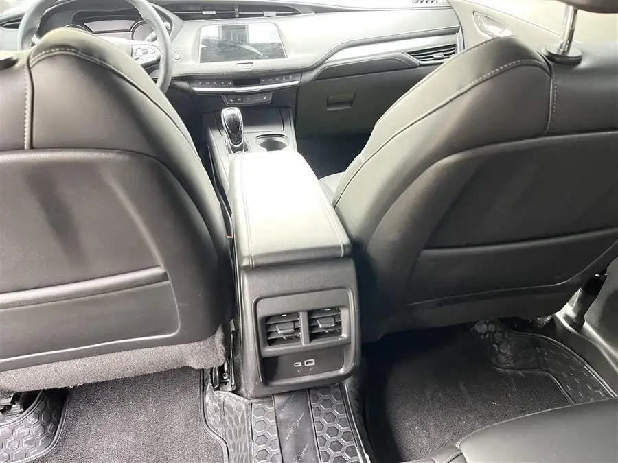 Cadillac XT4 2021 28T FWD Premium