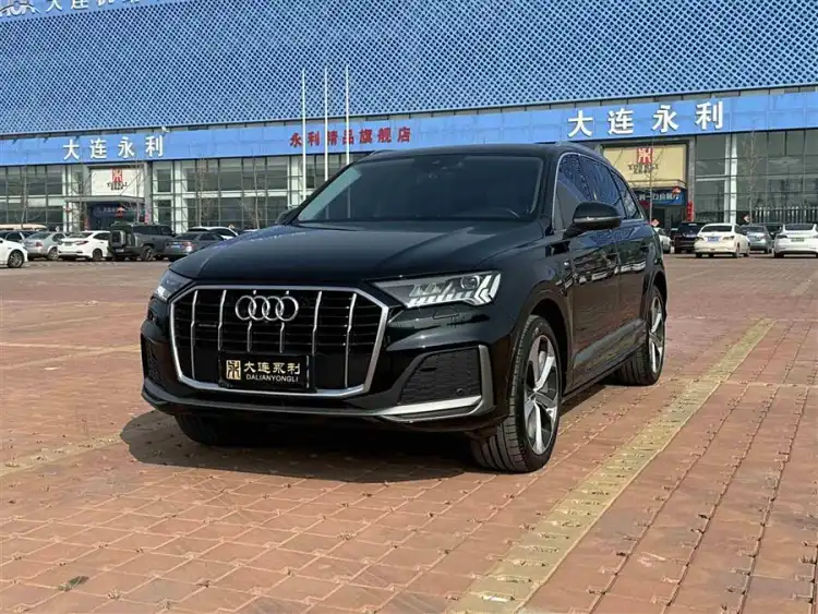 Audi Q7 2021 45 TFSI quattro S line Sport