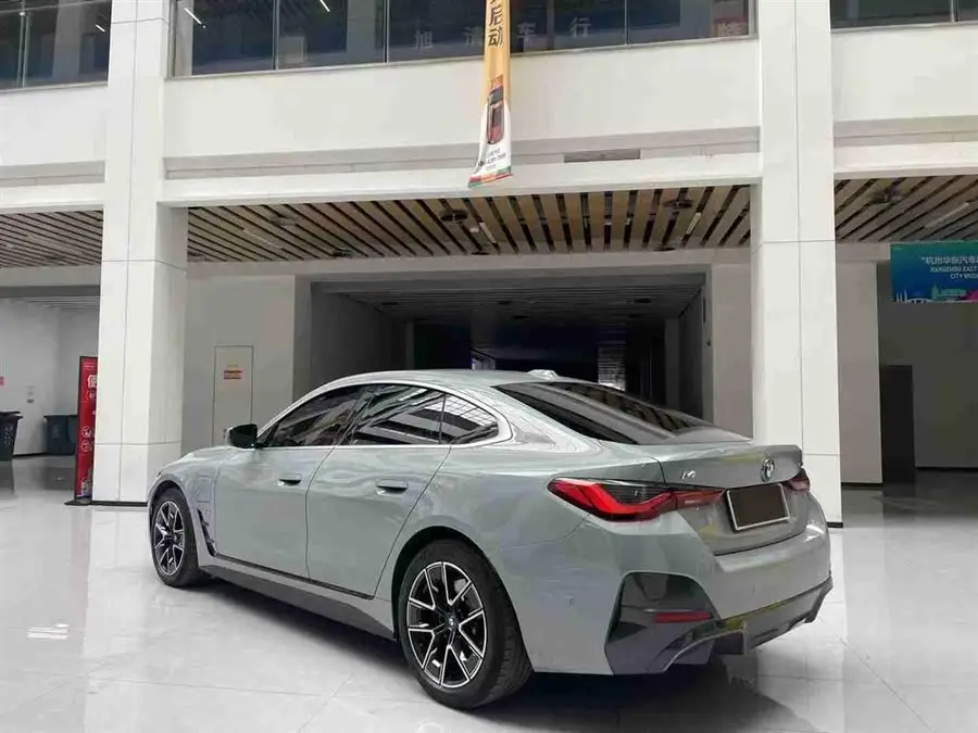 BMW i4 2023 eDrive35