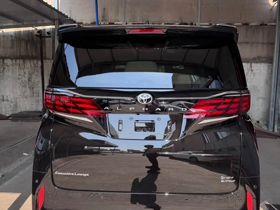 ألفارد 2024 الهجين 2.5 لتر إصدار بريميم