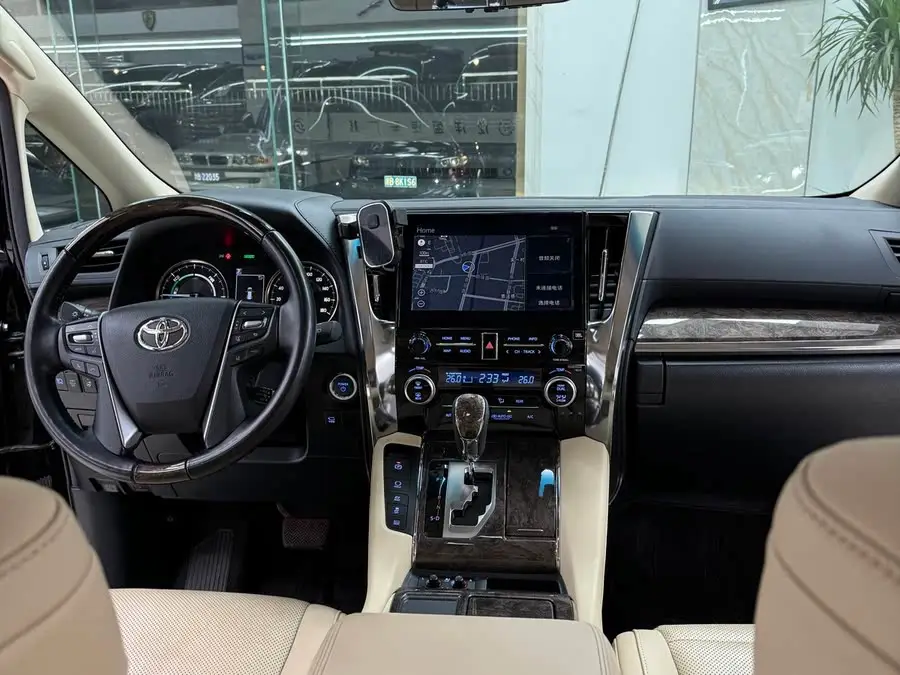 ألفارد 2021 بنظام هجين 2.5 لتر نسخة بريميوم