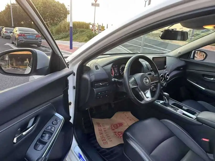 2022 نيسان سيلفي 1.6 لتر XL CVT إصدار الفرح