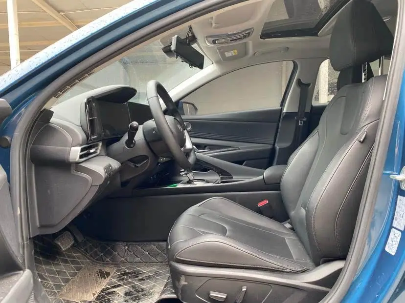 2022 إيلانتر 1.5 لتر CVT LUX بريميوم